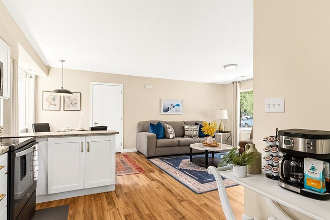 Foto del edificio - 18459 Sharon Ln
