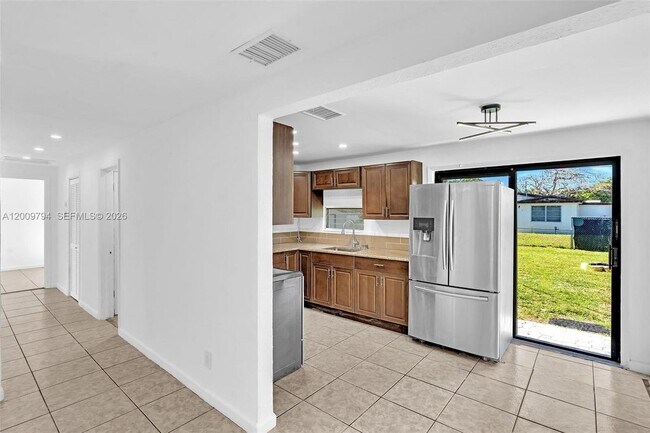 Building Photo - 4156 SW 49th Ct