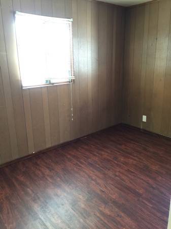 Building Photo - 2 bedroom ranch style single family home