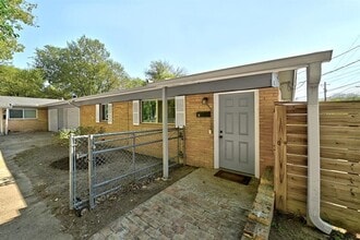 Building Photo - 1308 E 52nd St