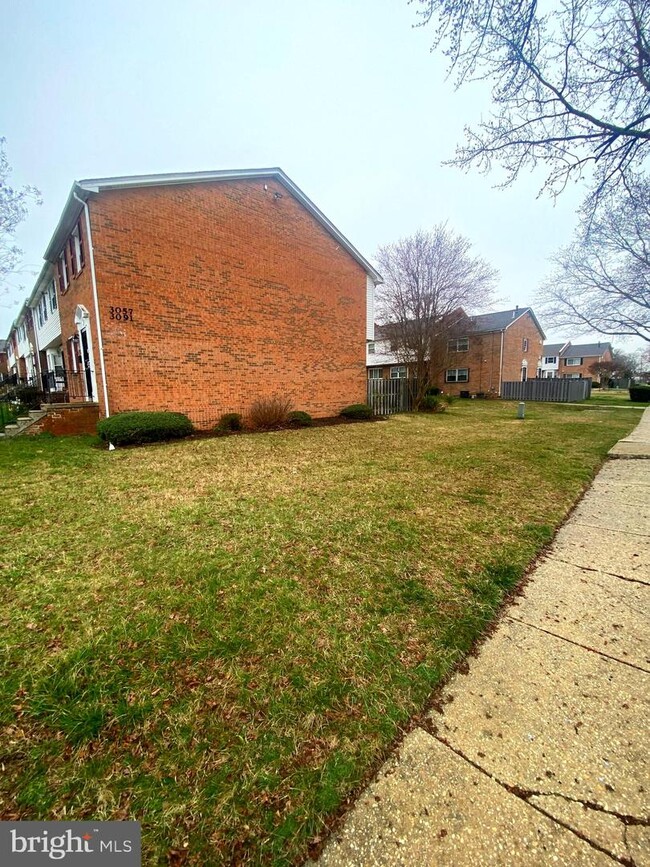 Foto del edificio - 3057 Sunset Ln