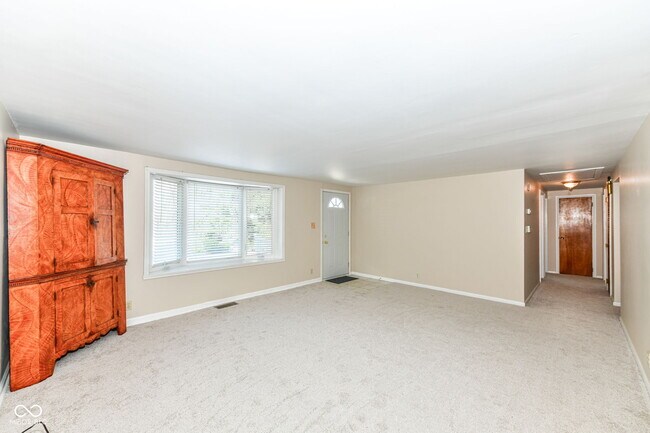 Foto del edificio - 8047 Dix Rd