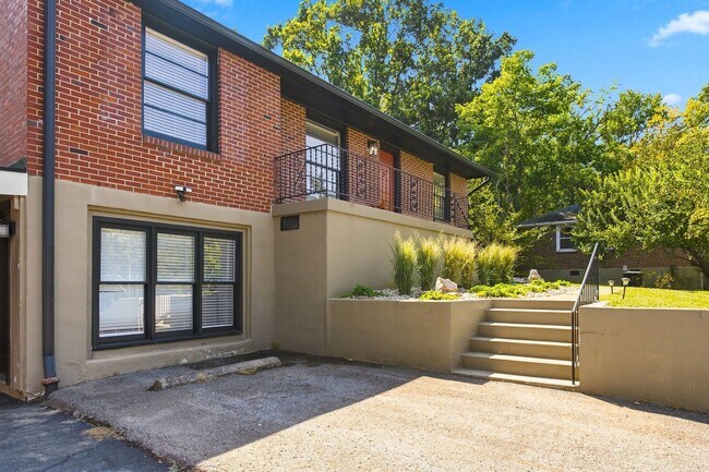 Foto del edificio - 5713 Vine Ridge Dr