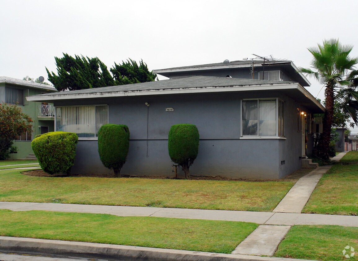 Building Photo - 2928 W El Segundo Blvd