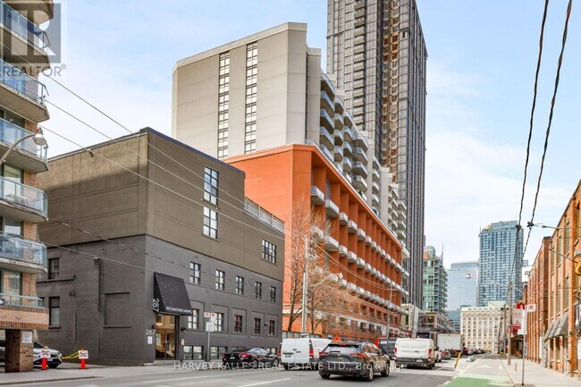 Building Photo - 255 Richmond St E