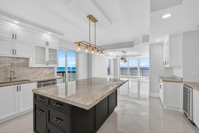 Building Photo - 5150 N Ocean Dr