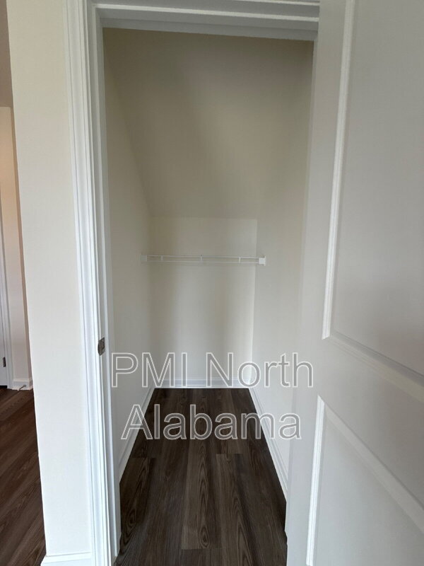 Building Photo - 112 Vulcan St