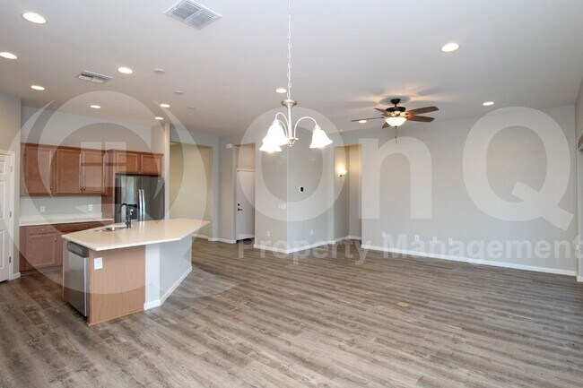 Building Photo - 13030 N Spinystar Dr