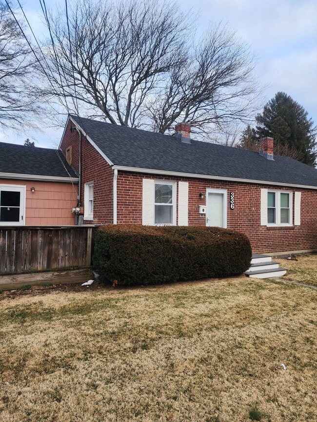 Building Photo - 336 High Ridge Dr