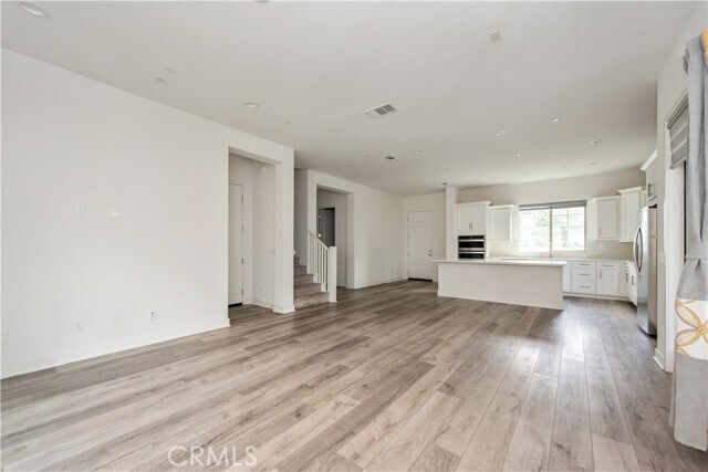 Building Photo - 143 Masterpiece
