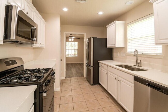 Building Photo - 19307 Arrow Grand Ct