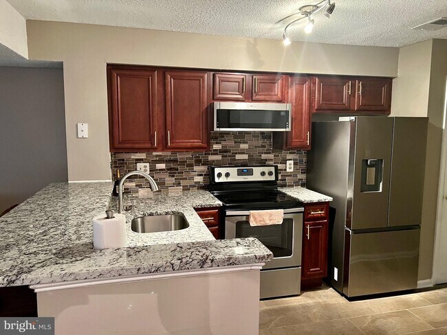 Foto del edificio - 14109A Lauren Ln