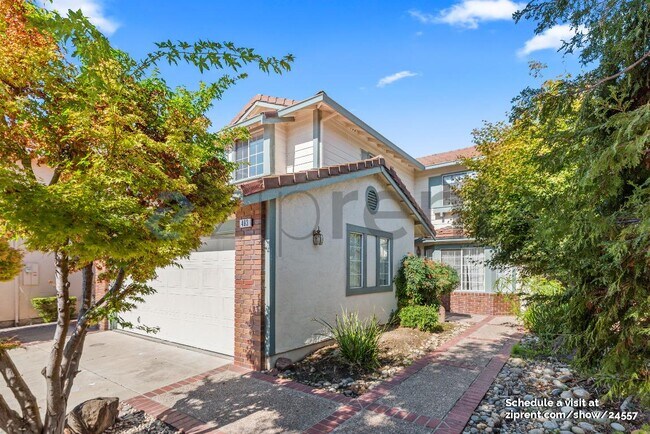Foto del edificio - 493 Altamont Dr