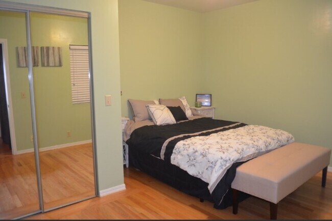 Bedroom 1 (12'x14') - 625 San Mateo Ave