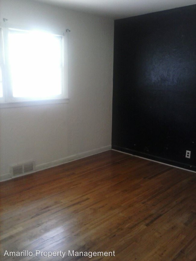 Building Photo - 1704 S Jackson St