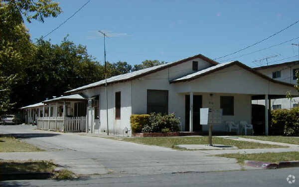 Foto del edificio - 214 Elm St