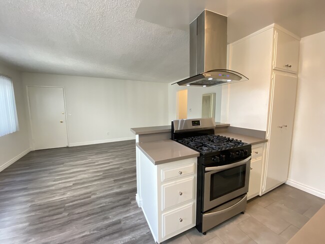 Building Photo - 3723 Mentone Ave