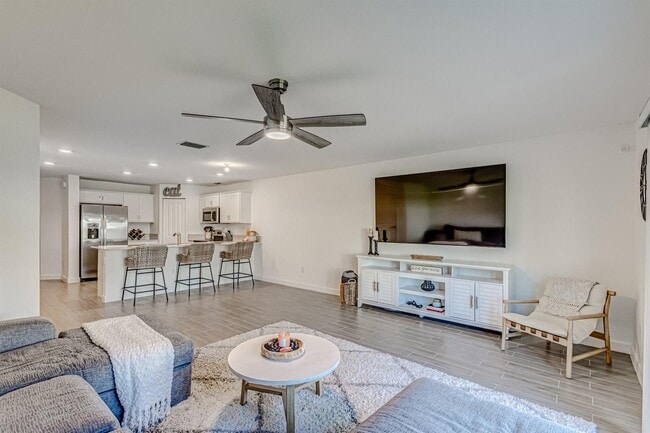 Building Photo - 5007 Woods Edge Cir