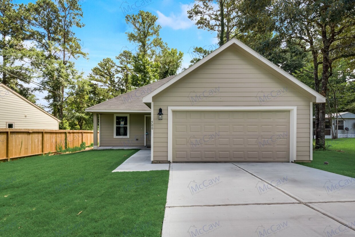 Primary Photo - Spacious 3/2/2 in Livingston!