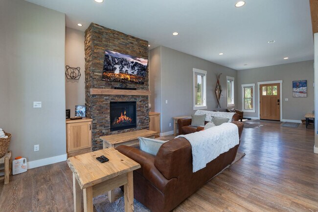 Foto del edificio - 278 Mountain Willow Dr