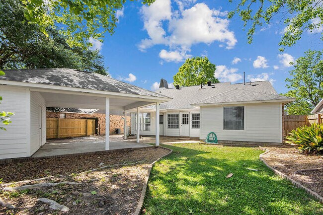 Foto del edificio - 13319 Country Meadow Ave