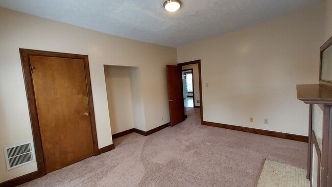 Building Photo - 404 King Ave