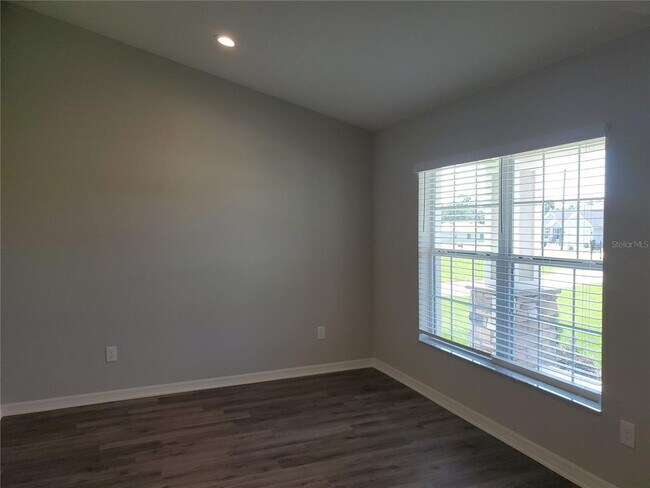 Building Photo - 5076 SW 104th Loop