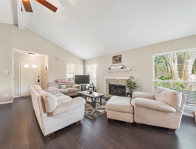 Building Photo - 16806 Doverwood Way