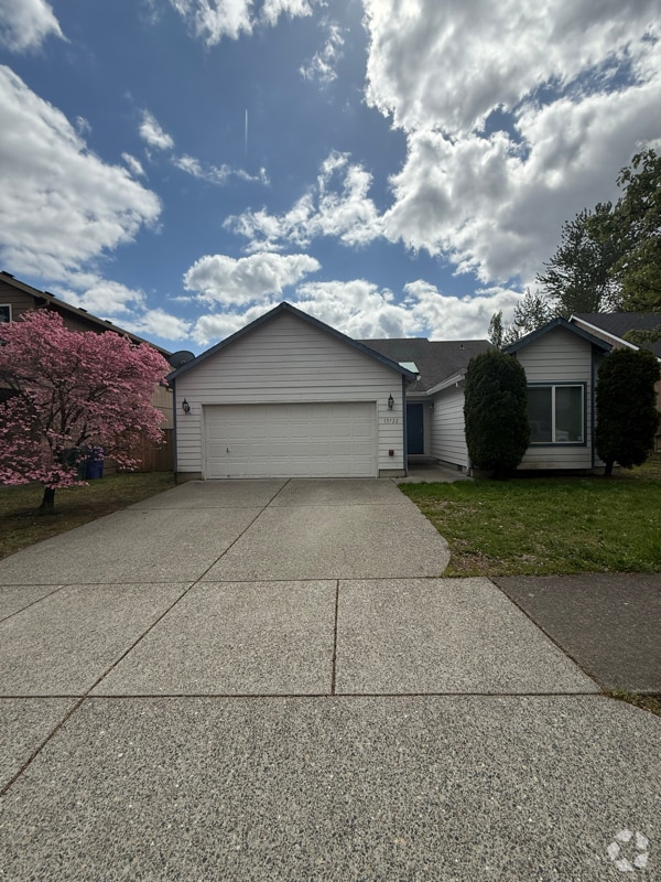 Building Photo - 13722 SE Gannon Dr