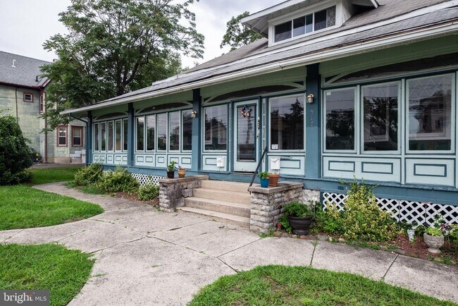 Foto del edificio - 517 S Fairview St