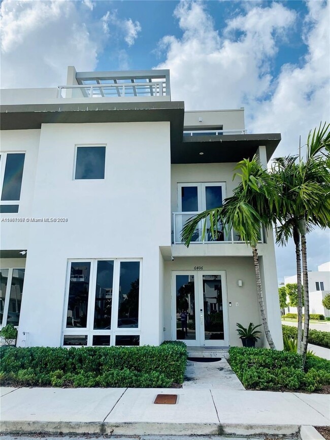 Building Photo - 6406 NW 104th Path