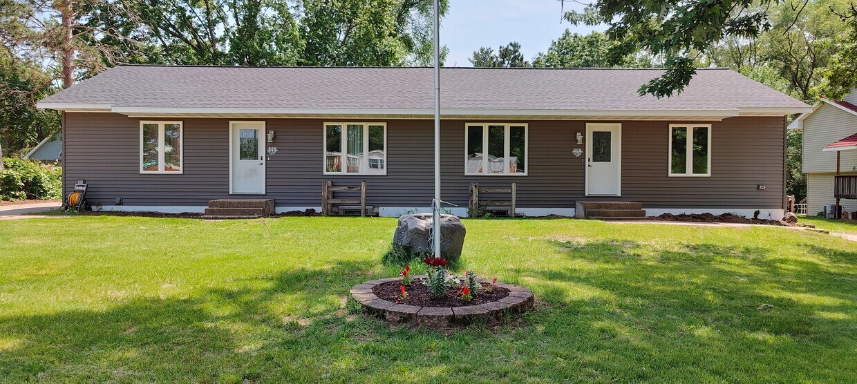 Foto principal - 606 Sommers St N