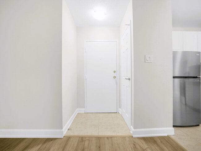 Photo du bâtiment - Barker Street Apartments