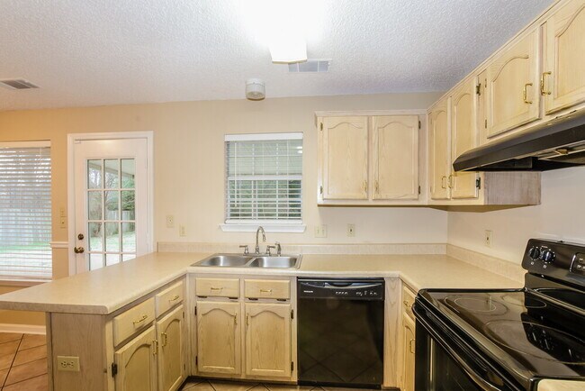 Foto del edificio - 6867 Brady Hill Dr