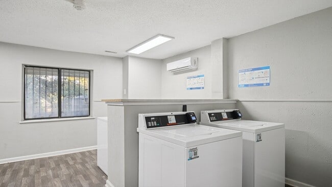 Building Photo - Compass Vista