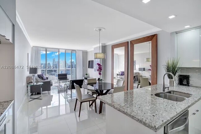 Foto del edificio - 1717 N Bayshore Dr