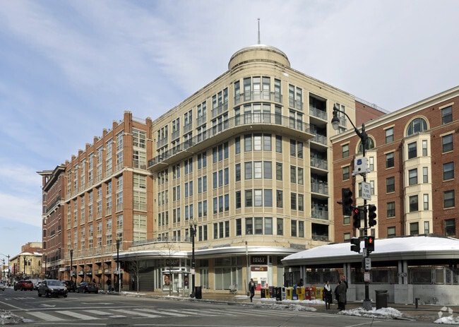 Building Photo - Kenyan Square Condominiums