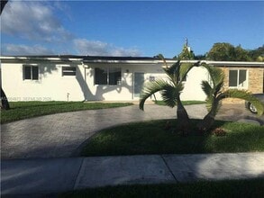 Building Photo - 4242 SW 98th Ave