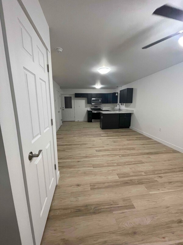 Building Photo - 1363 W Spruce Ave