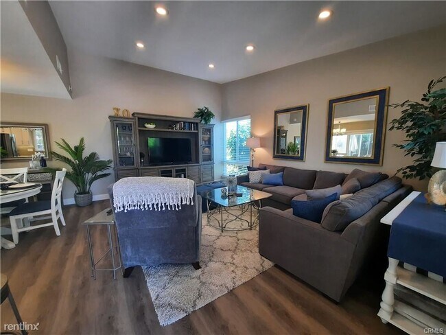 Foto del edificio - 2 br, 2 bath House - 522 Calle Aragon Unit E