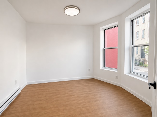 Building Photo - 521 Mercer St