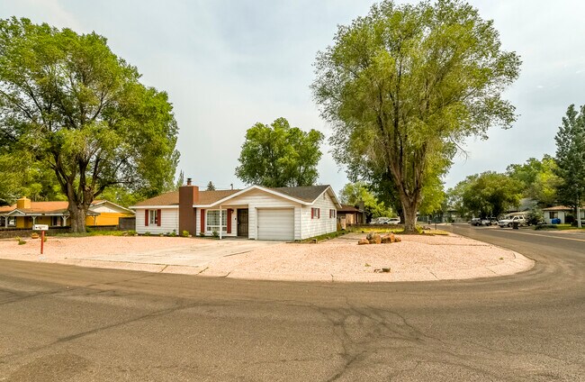 Foto del edificio - 2800 E Burkhart Dr