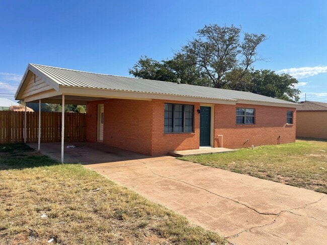 Foto del edificio - Cozy City Charm – 3-Bed, 1-Bath Home in Lamesa, TX