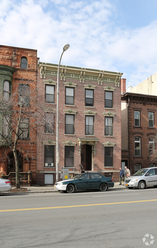 Building Photo - 184 Washington Ave