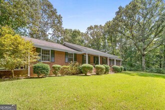 Building Photo - 1431 Chambers Rd