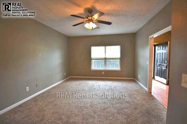 Building Photo - Beautiful 2BR/2.5 BA M'boro townhome