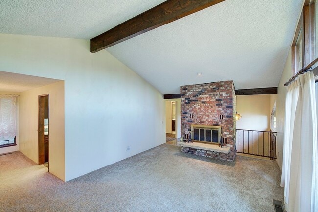 Building Photo - 3Bd/2.75Ba Maple Valley House