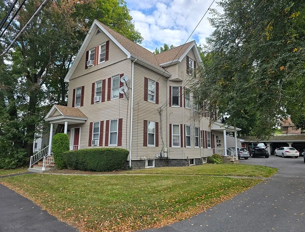 Primary Photo - 173 Bay St