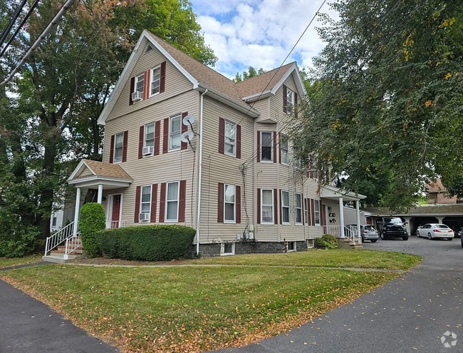 Building Photo - 173 Bay St