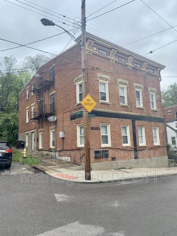 Primary Photo - 1646 Pulte St